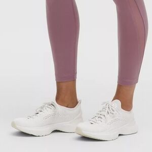 Lululemon 'Chargefeel 3' workout shoe, size 10.5